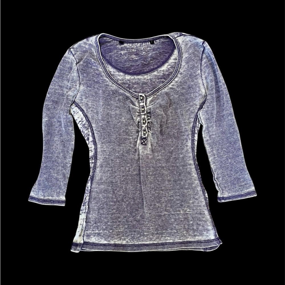 Vintage Y2K Guess Purple Waffle Knit Rhinestone Button 3/4 Sleeve Henley Top